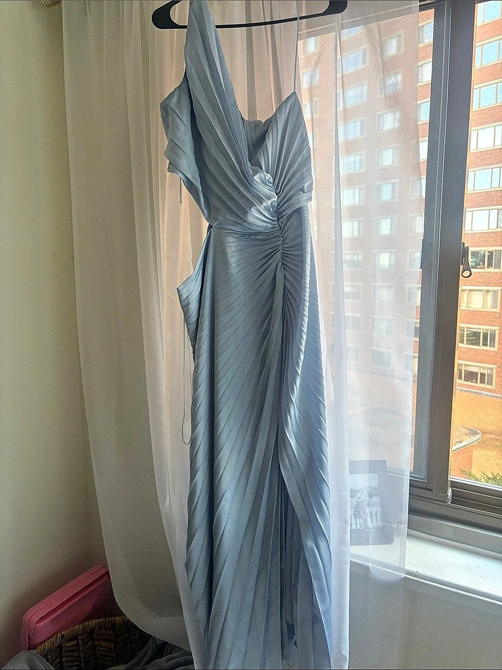 Abercrombie & Fitch The A&F Giselle Pleated One-Shoulder Cutout Maxi Dress